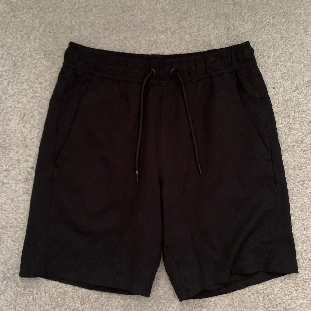 Apana Mens Athletic Shorts Black Drawstring Pockets Size Small 7 Inch Inseam